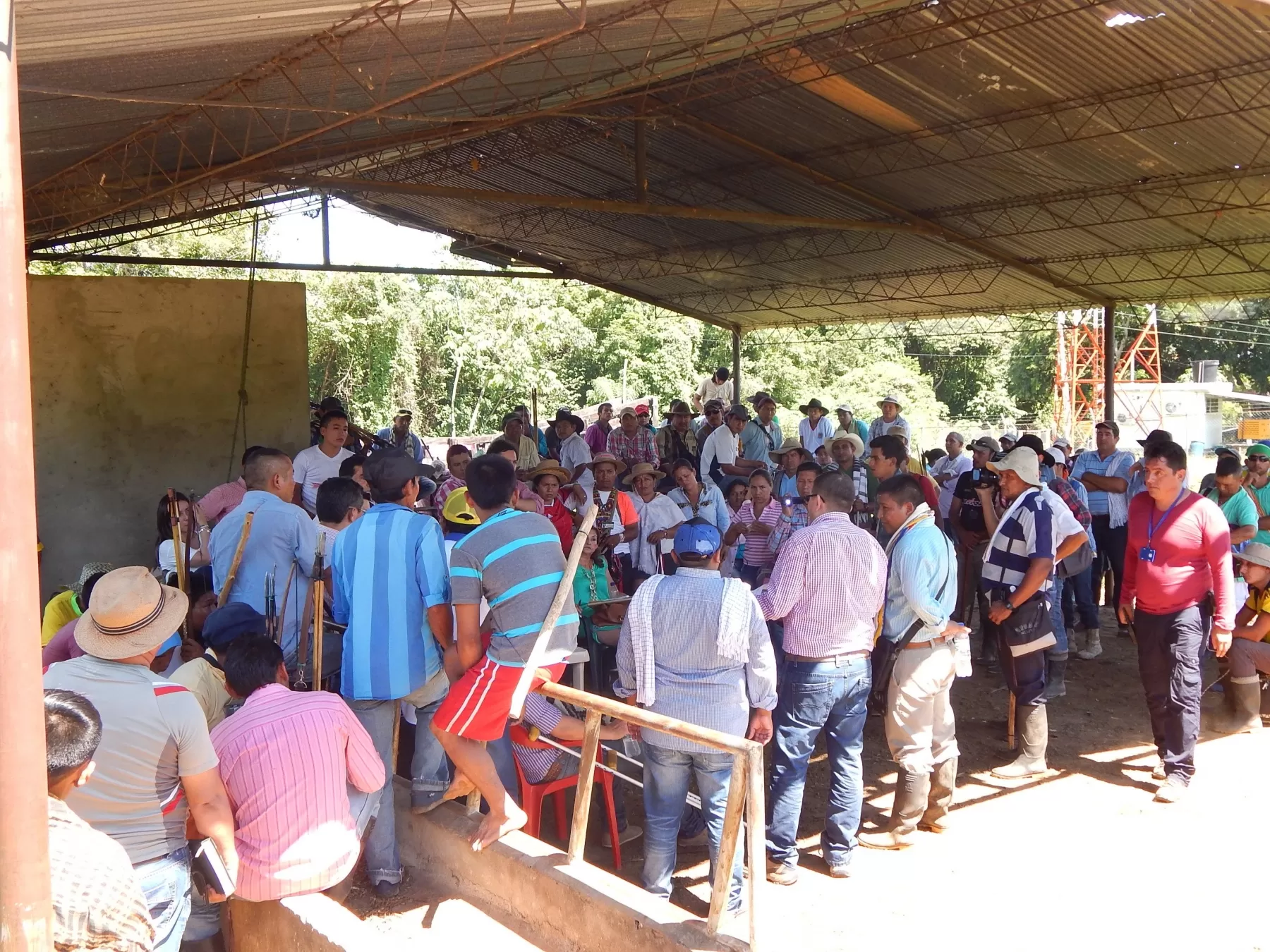 Gobernación de Casanare lideró un encuentro entre delegados del Gobierno Nacional y líderes indígenas y campesinos que han obstruido  la vía que conduce de Yopal a Aguazul.